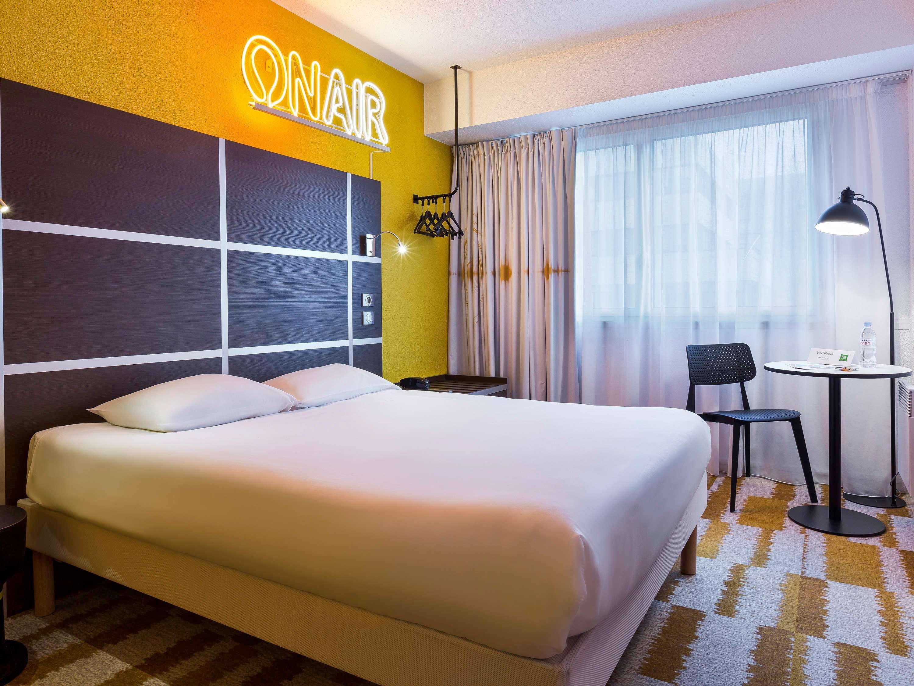 Hotel ibis Styles Massy Opéra Exterior foto