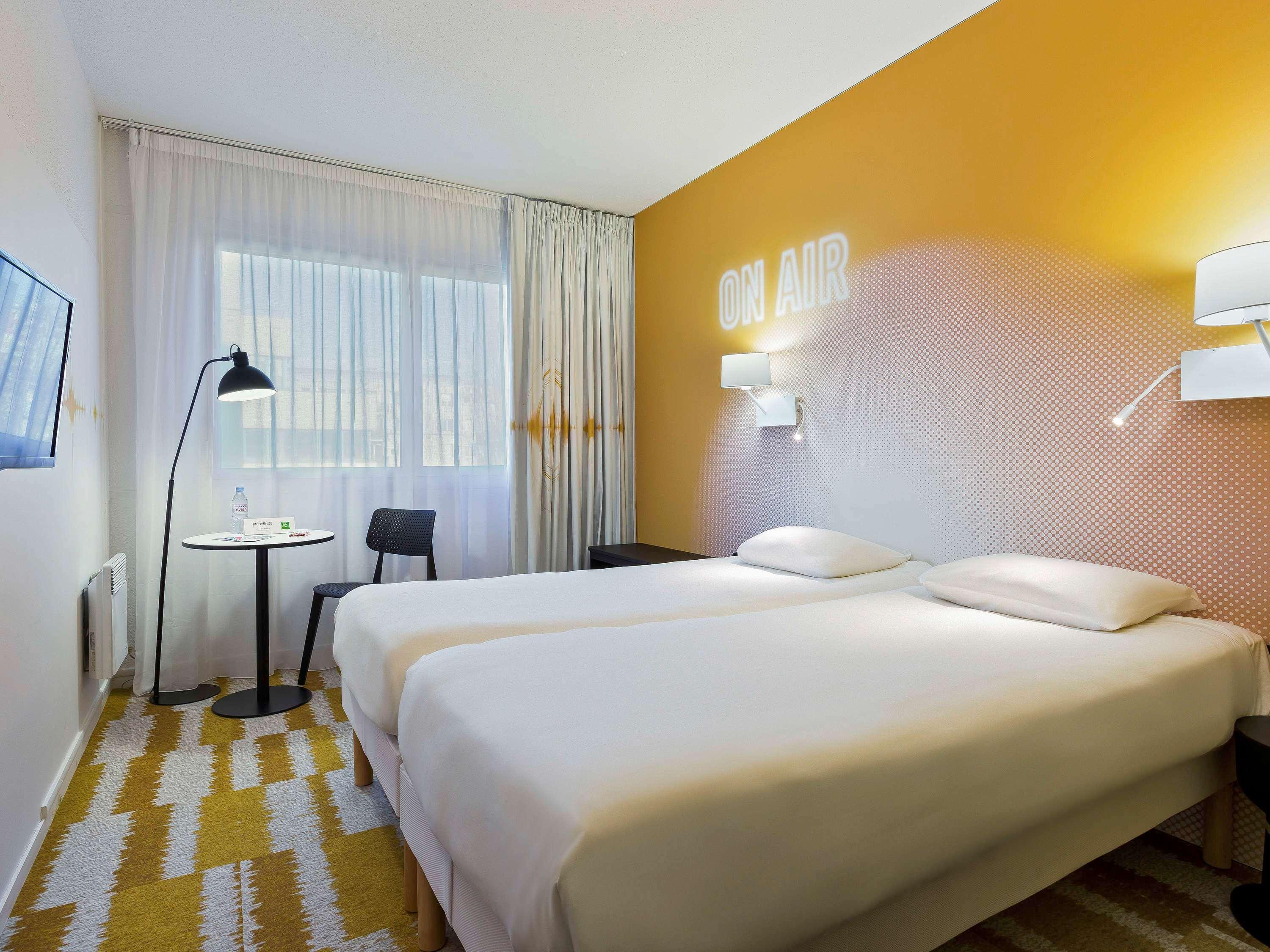 Hotel ibis Styles Massy Opéra Exterior foto