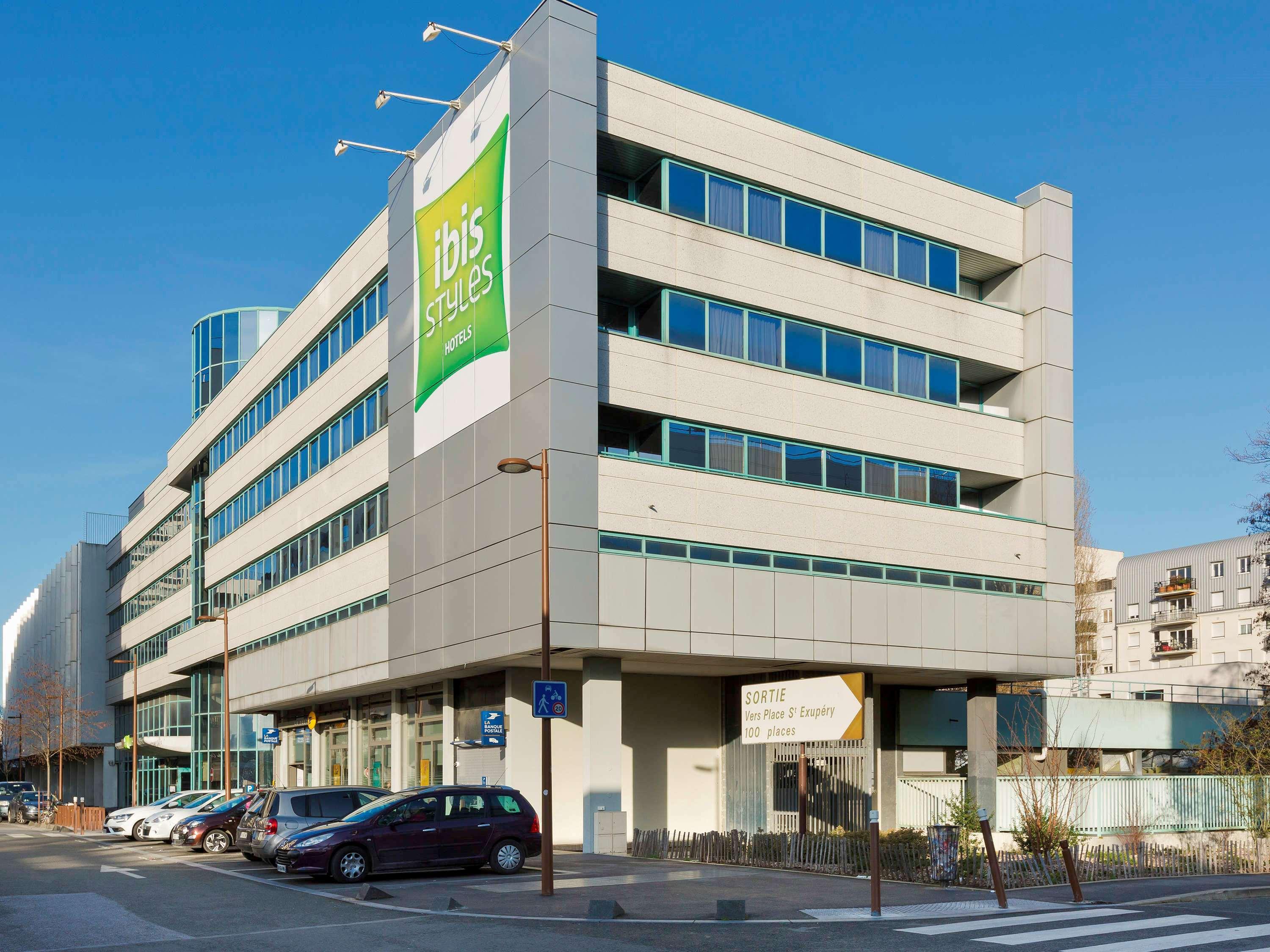 Hotel ibis Styles Massy Opéra Exterior foto