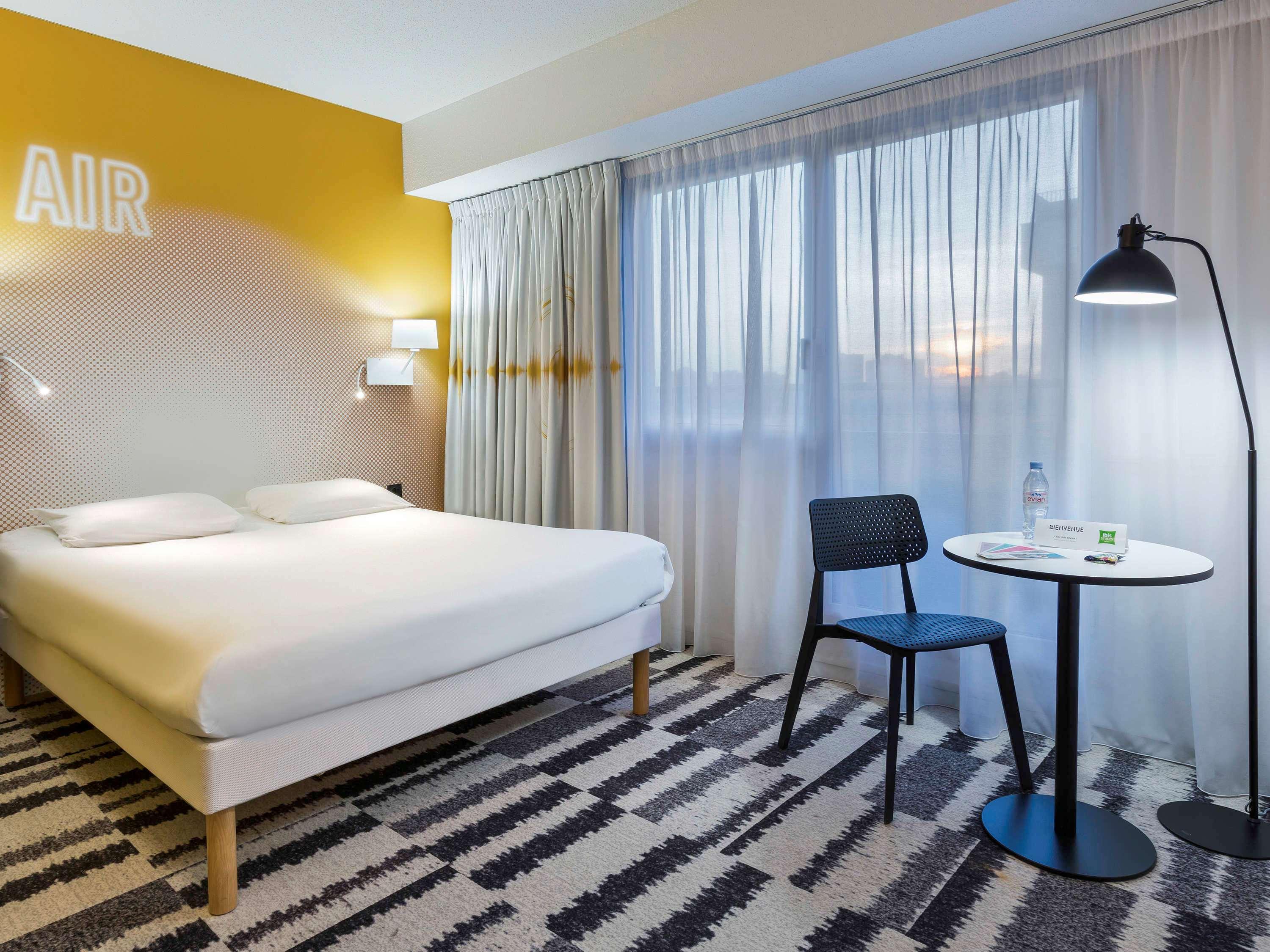 Hotel ibis Styles Massy Opéra Exterior foto