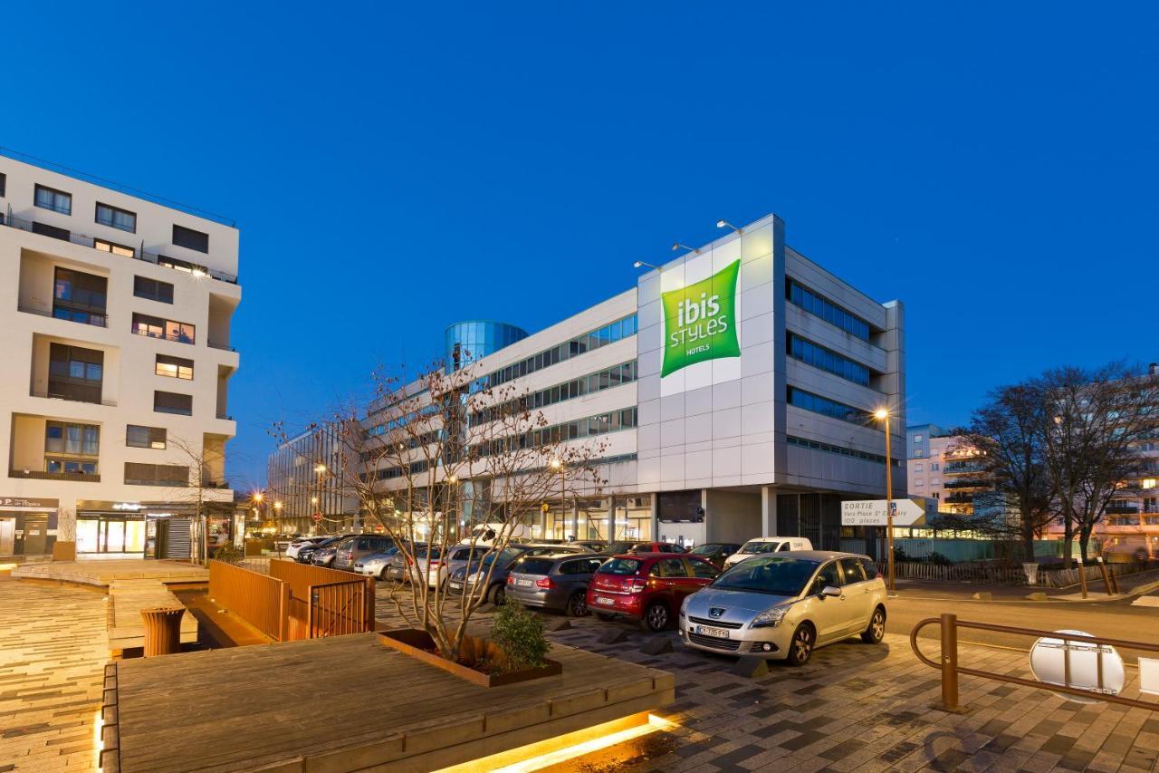 Hotel ibis Styles Massy Opéra Exterior foto