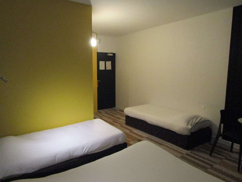 Hotel ibis Styles Massy Opéra Habitación foto